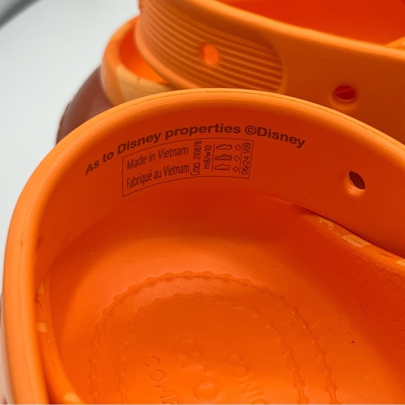 Disney Parks 2024 Lizzie McGuire Crocs Orange Mega Crush Sandals M8/W10 NWT - Picture 13 of 15